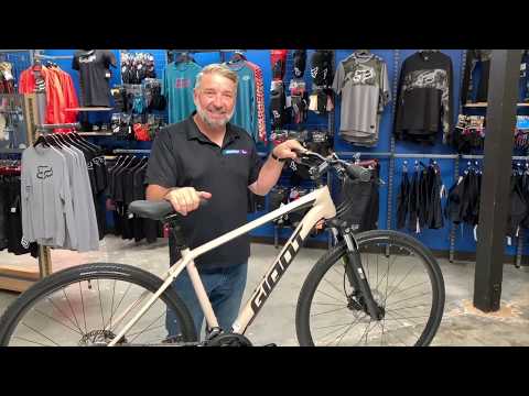 Giant Roam 4 Disc Hybrid, city and commuter bicycle