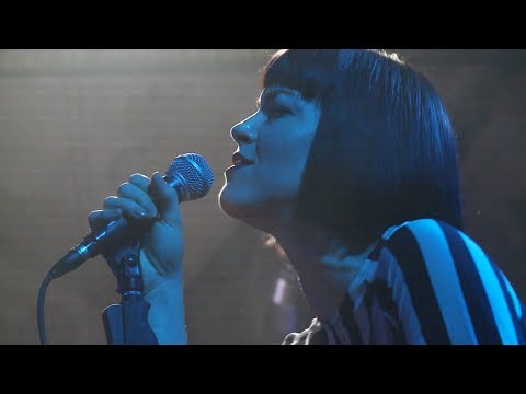 Fontella Bass "Rescue Me" by Elise LeGrow (Live in Berlin)