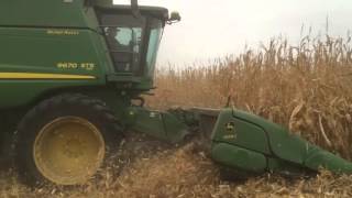John Deere 9670 STS  Picking Corn