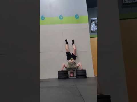 HANDSTAND PUSHUP CLINIC
