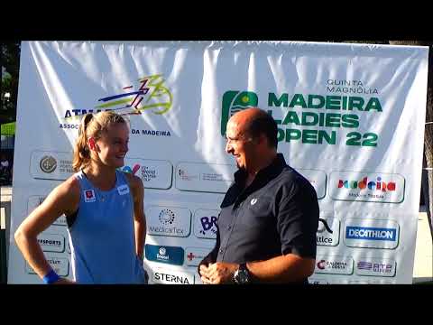 Alice Robbe também alcançou os quartos de final com um triunfo confortável