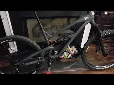 YT Jeffsy base XL 27.5 a quick look.