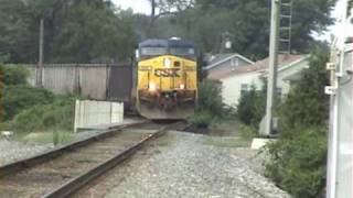 preview picture of video 'CSX 504 & 732 cross Tanglewood Drive'