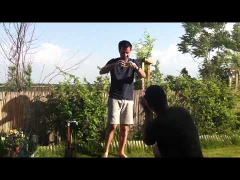 Dan Berte cu telefonul sub cismea take two