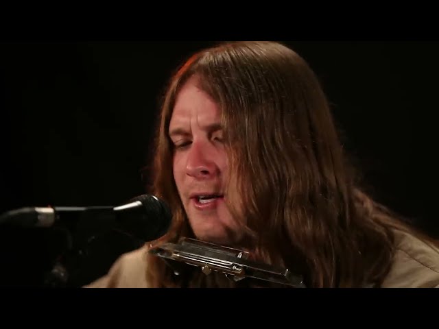 BROKEN WINDOW SERENADE jetzt Video ansehen