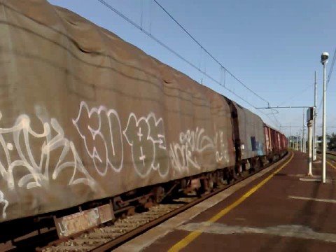 E 633 093 in testa a Merci misto