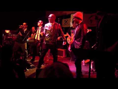 FAR EAST MOVEMENT & BRUNO MARS - GIRLS ON THE DANCE FLOOR ROCK RMX for HAITI RELIEF CONCERT