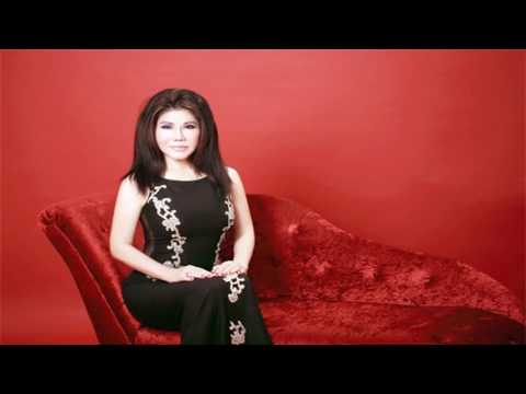 Thể hiện bởi Sơn Tuyền
