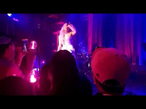 Tiffany Young - Over My Skin live #LipsOnLipsLA 20190316