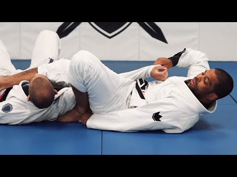 Surprising Arm Bar Attack From 3 on 1 Guard - Andre Galvao