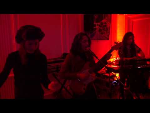 Michelle Blades + Fishbach + Cléa Vincent - Two tongues