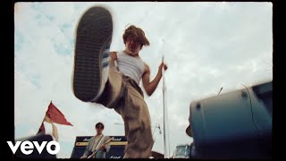 Oliver Malcolm - Runaway video