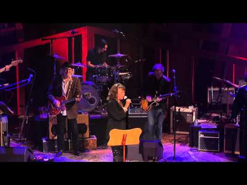 OFFICIAL 2011 Americana Awards - Candi Staton - Heart On A String