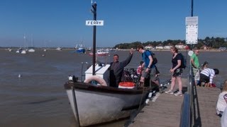 preview picture of video 'Deben Ferry, Felixstowe Ferry.'