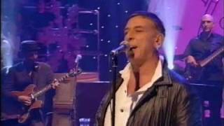 Dave Swift on Bass with Jools Holland backing John Cale "I wanna Be Around"