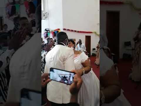 Don cliff Toosmile  marriage in S.D.M. kissing the bride