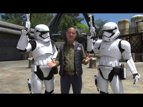 ディズニーランド・リゾートのスター・ウォーズ：ギャラクシーズ・エッジへようこそ｜エクスペディア (Welcome to Star Wars: Galaxy's Edge at Disneyland Resort | Expedia)