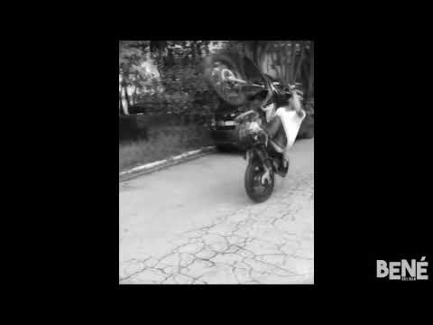 Quando eu não era ninguém ela nem me dava bola, virei gerente da boca eu to de pentão, to de meiotão