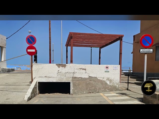 Abandono en la entrada de la Playa del Agujero en Gáldar