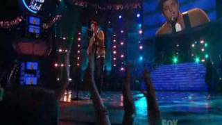 Lee DeWyze - &quot;Everybody Hurts&quot;