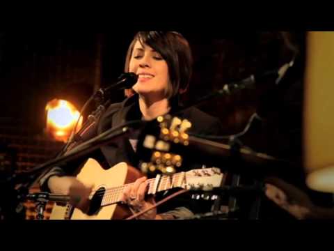 Tegan and Sara - Nineteen (Live) [Get Along DVD]