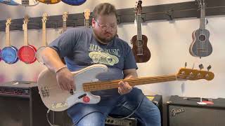 Video thumbnail for Squier Classic Vibe '50s Precision Bass - White Blonde (DEMO) by AllenMusicShop