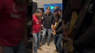 Bucky Covington caught us warming up #countrymusic #nashville #reddirt #reddirtmusic #texas