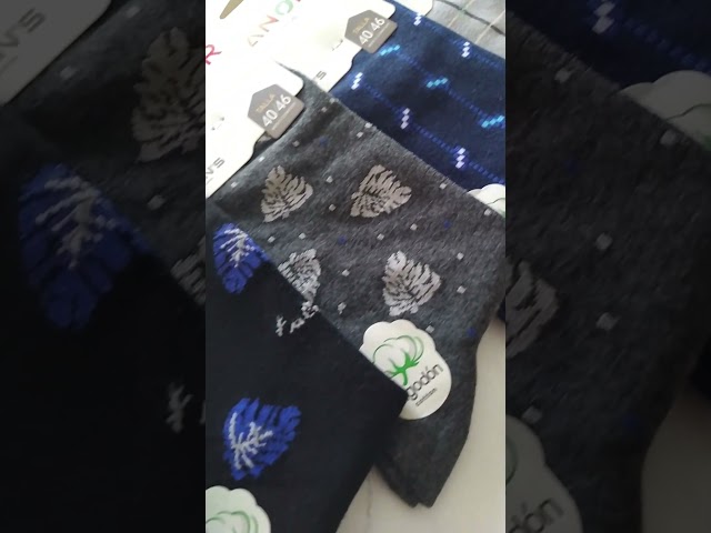 Vídeo relacionado con VEGCOO 7 Pares Calcetines Divertidos Hombre Mujer, Calcetines Coloridos Novedosos para Hombre, Calcetine Divertidos de Algodón Peinado Casual, Regalo para Hombres Papá Novio (A)