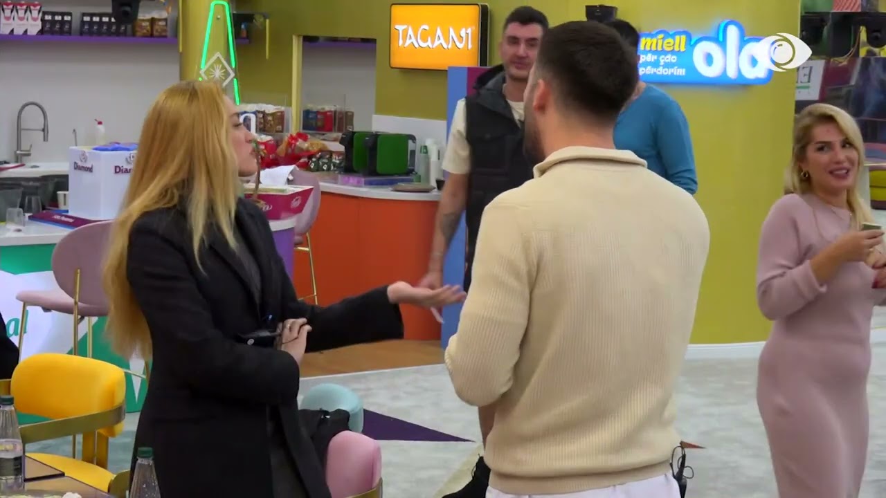 “ Nuk diskutoj as me mamin tim”/ Pas shpine, Meritoni komenton debatin me Eglën: Ka një moshë që…