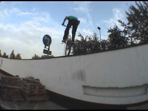Zoo Video 32 - Neil Tunnicliffe - 2007 - Bike Trials