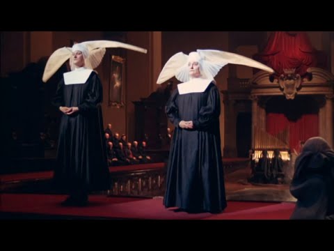 Ecclesiastic Vatican Fashion Show ► Federico Fellini's Roma / 1972