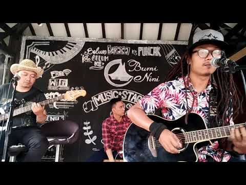 Root rock reggae live accoustic  - Bellody Dreadstar