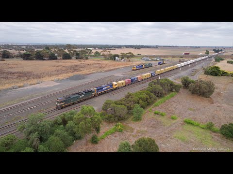 G523 & XR557 Leading 7902V Container Train From Mildura (5/4/2023) - PoathTV Australian Railways
