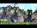 A JAPANESE FOREIGNER RIDES A GOJEK AND IS HUGGED BY AN OJOL DRIVER
