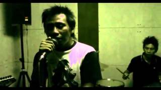 Download lagu Kau bukan milikku lagi -Merchandise mp3 Download lagu Kau bukan milikku lagi -Merchandise mp3