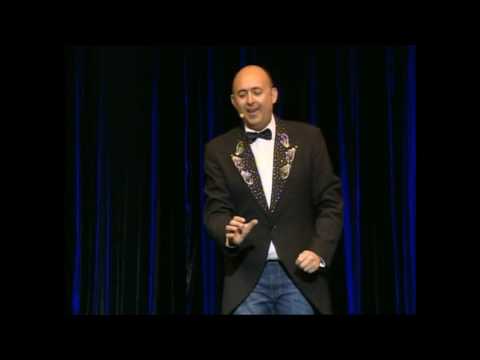 Sasà Salvaggio show live Come mangiano i siciliani in Crociera