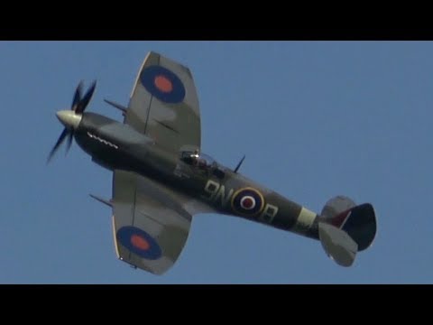 4Kᵁᴴᴰ Supermarine Spitfire LF Mk XVI - GREAT Rolls Royce Merlin Sound!