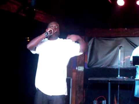 Detroit Heat ft Spezzy performing Grinding