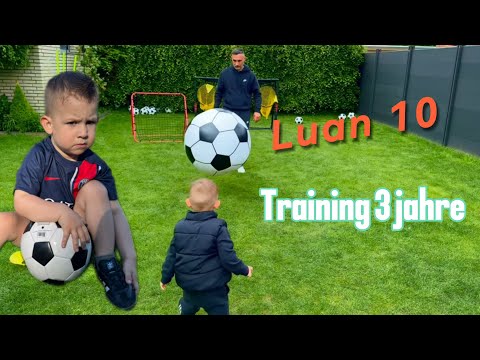 Fussball Training 3 Jahre alt. Luan 10