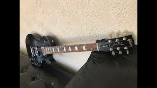 Video thumbnail for Gibson Les Paul Studio 2011 guitar review by Foxy's Guitar Show