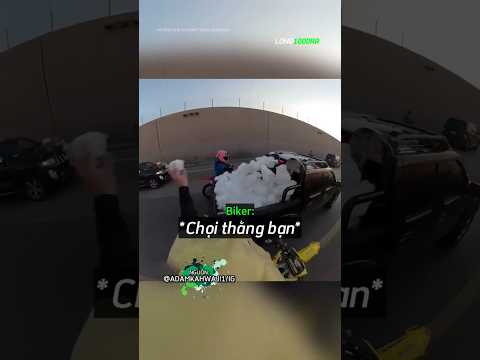 Biker Giỡn Nhây Cầm Tuyết Chọi Bạn Ngay Trên Đường 😂
