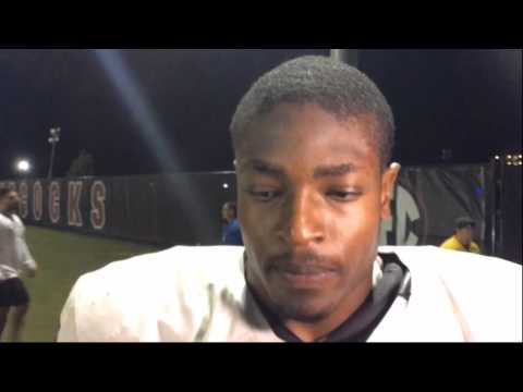 VIDEO: South Carolina defensive end Darius English keeping hands up