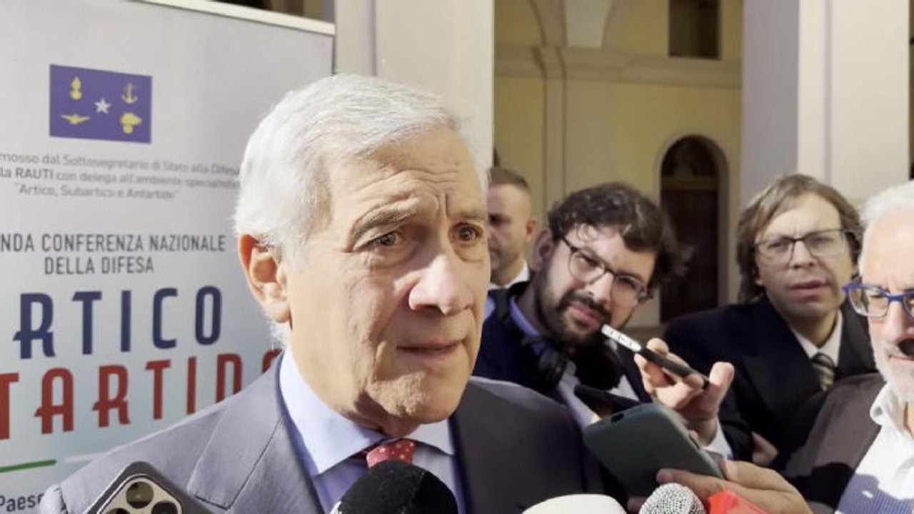 Tajani: I Bolsonaro hanno il passaporto italiano per lo ius sanguinis. Noi abbiamo cambiato la legge