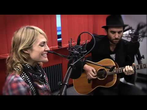 Studio Brussel: Metric 'Gimme sympathy'