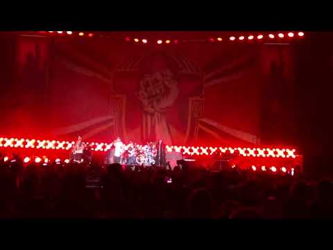 Prophets Of Rage - Bulls On Parade + Kick Out The Jams feat. Dave Grohl (9-15-16) at The Forum