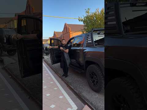 Ислам Махачев подарил мотоцикл Зубайре Тухугову Islam Makhachev Tukhugov #ufc #makhachev #shortvideo