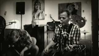 Matthew Ryan & Jon Dee Graham Dulce Et Decorum Est (HD)