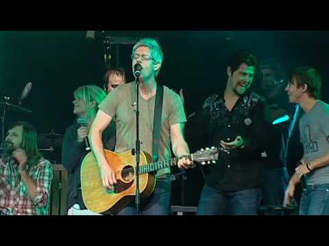 Matt Maher - Hold Us Together (live on the Glory Revealed Tour)