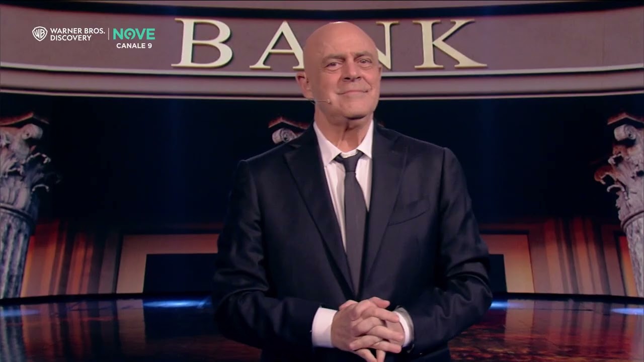 Crozza e il figlio travestito da madre: “Ha superato i Måneskin di popolarità!” | Fratelli di Crozza