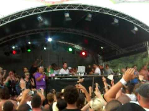 Luciano & Villalobos @ Love Family Park 2009 "Lil Tony - Semble + Lumidee - Never Leave You"
